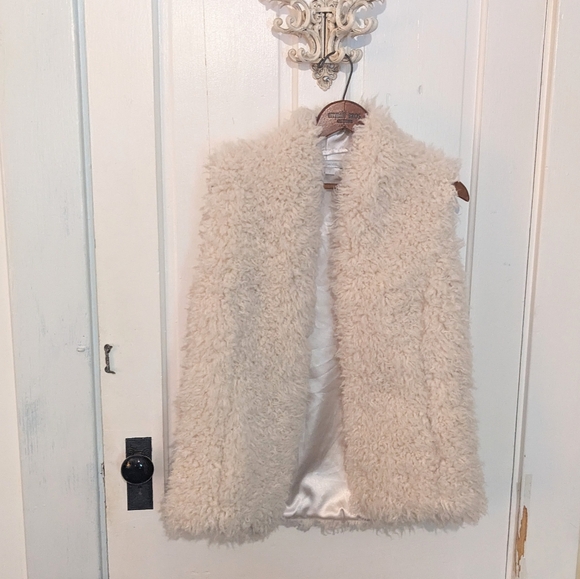 COZY Garnet Hill Faux Fur Vest - Small - Picture 1 of 8